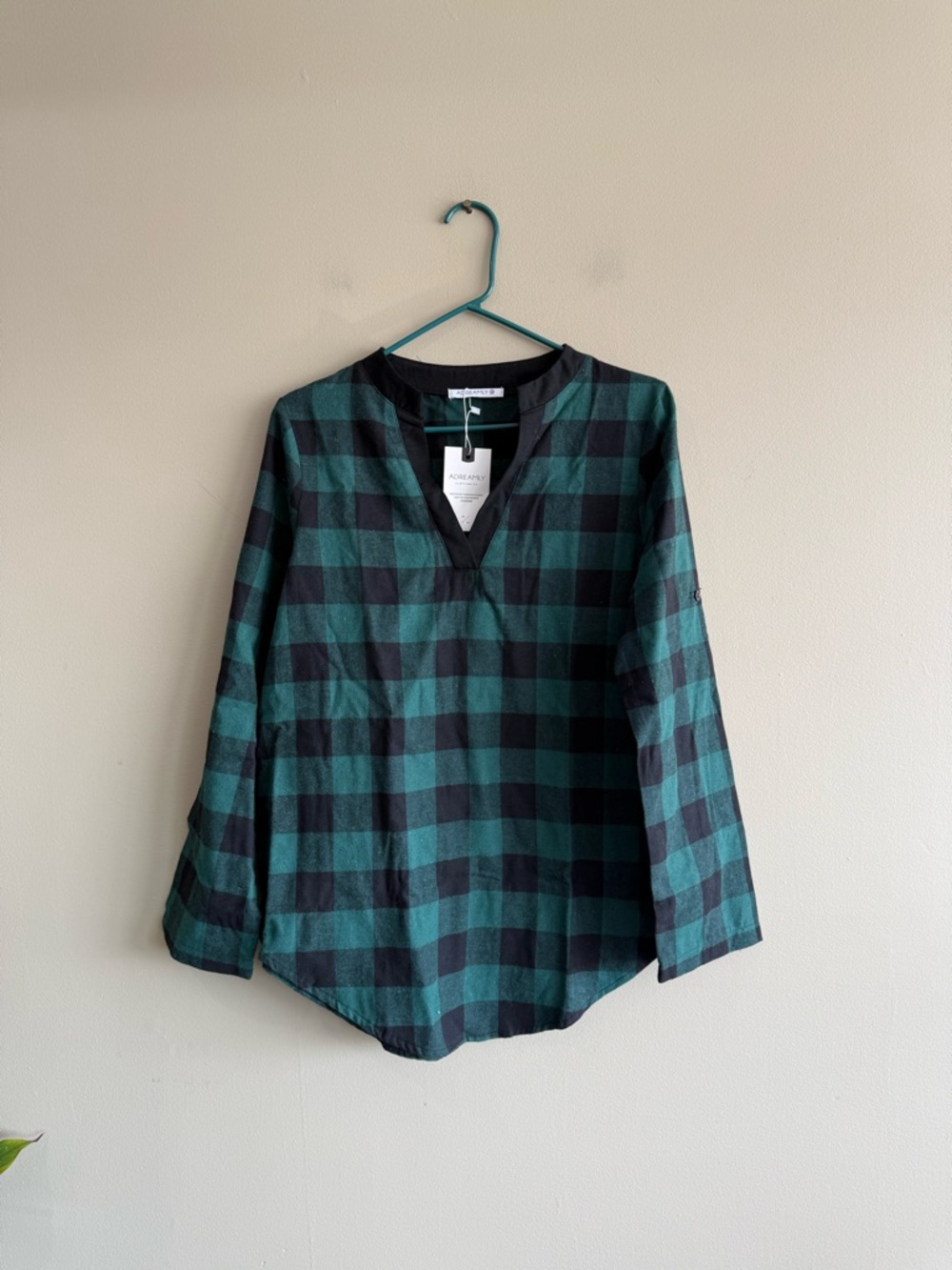 NWT Green and Black Plaid V‑Neck Tunic Top